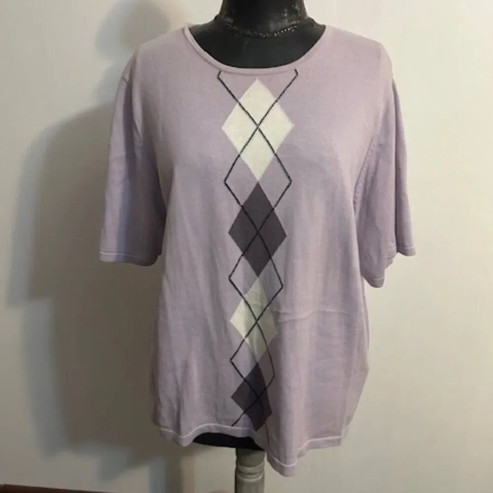 August Max Woman Lavendar short sleeve sweater, size 1X